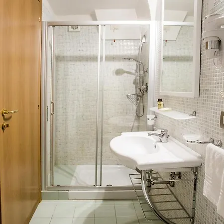 Laurito & فندق 3*