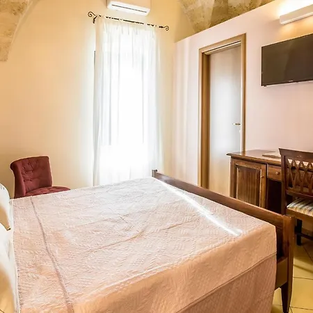 Laurito & 3* Oria (Brindisi)