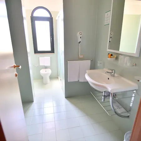 Hotel Laurito &