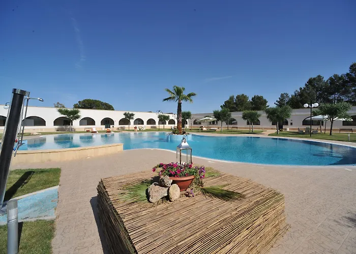 Otel Laurito & 3*
